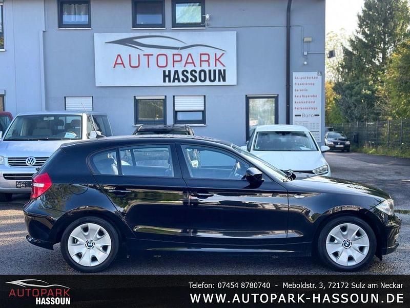 Gebraucht BMW 116 Advantage 122 PS (89 kW) 2010 Schwarz Kleinwagen