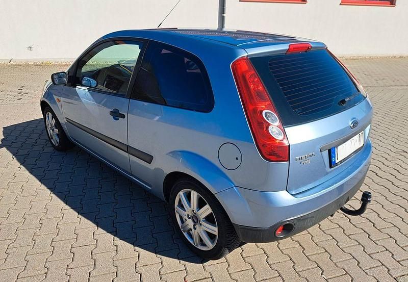 Gebraucht Ford Fiesta Ambiente 69 PS (50 kW) 2006 Blau Kleinwagen