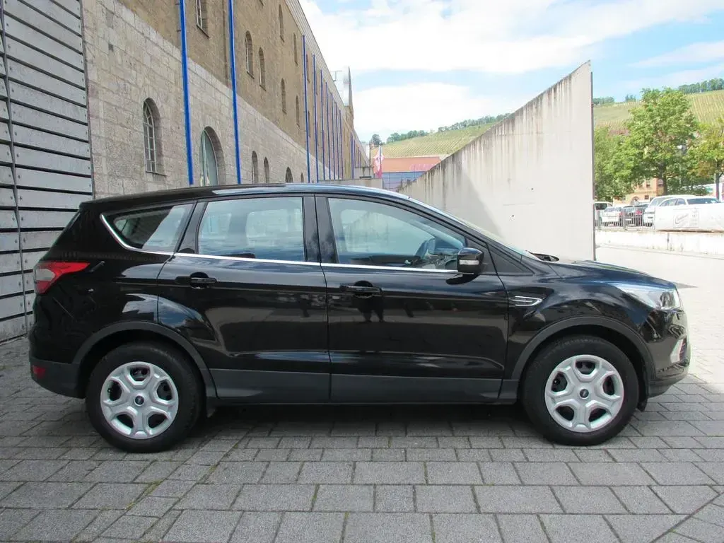 Gebraucht Ford Kuga Trend 150 PS (110 kW) 2018 Schwarz SUV