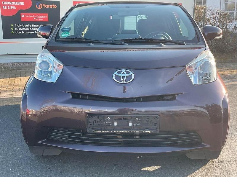 Gebraucht Toyota iQ 68 PS (50 kW) 2010 Violet Kleinwagen