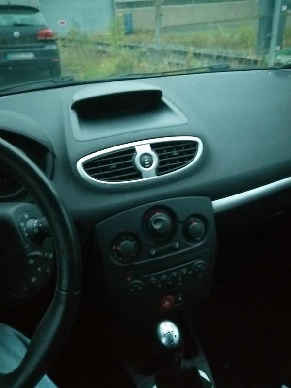 Gebraucht Renault Clio III 88 PS (64 kW) 2007 Schwarz Kleinwagen