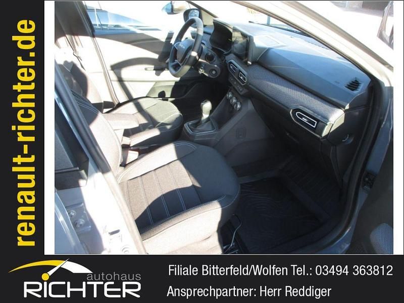 Gebraucht Dacia Jogger Expression 141 PS (103 kW) 2025 Grau Van / Kleinbus