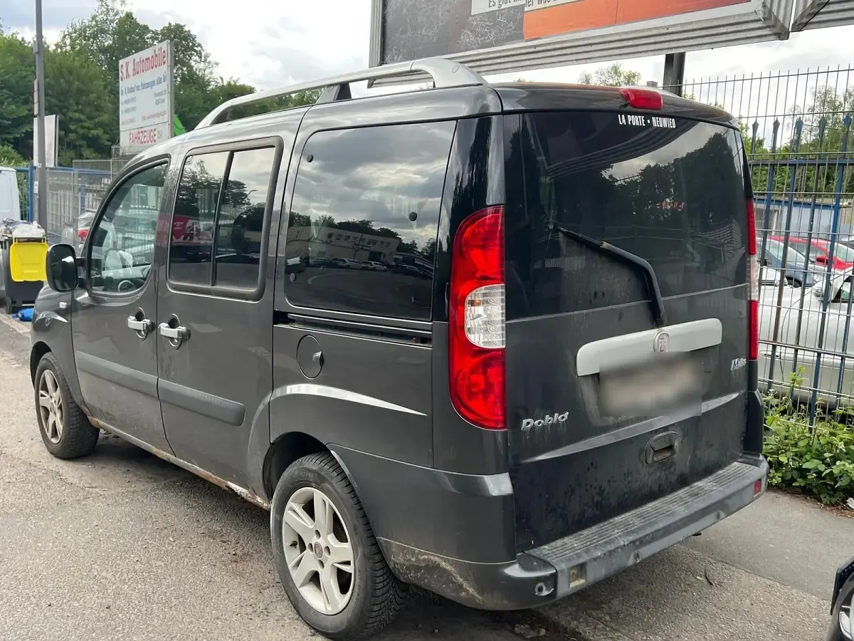 Gebraucht Fiat Doblò 75 PS (55 kW) 2008 Grau Van / Kleinbus
