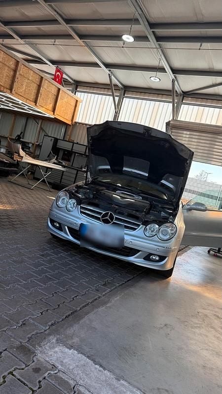 Gebraucht Mercedes CLK320 224 PS (164 kW) 2006 Silber Coupé