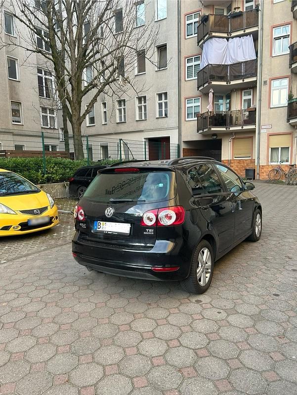 Gebraucht VW Golf Plus Cross 105 PS (77 kW) 2012 Schwarz Van / Kleinbus