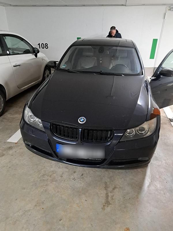 Blau Gebraucht 2004 BMW 325 Limousine | 3.800 € (Fairer Preis) - Bild 1/4