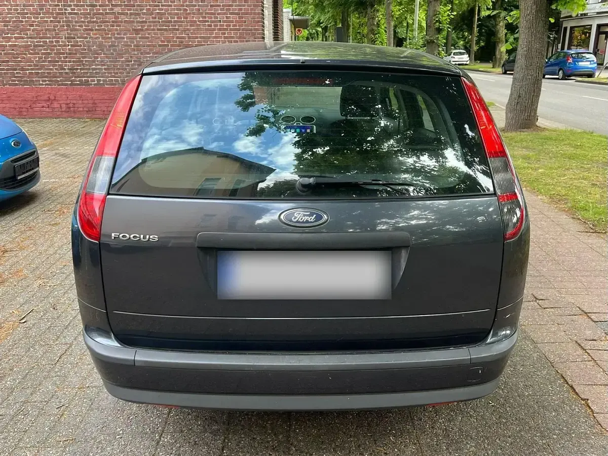 Gebraucht Ford Focus 101 PS (74 kW) 2005 Grau Kombi