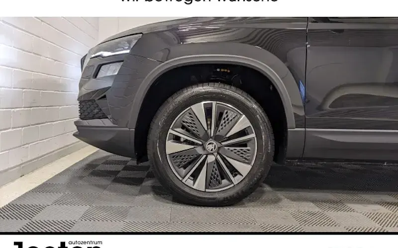 Gebraucht Skoda Karoq Comfort 150 PS (110 kW) 2025 Blackmagic perleffekt SUV