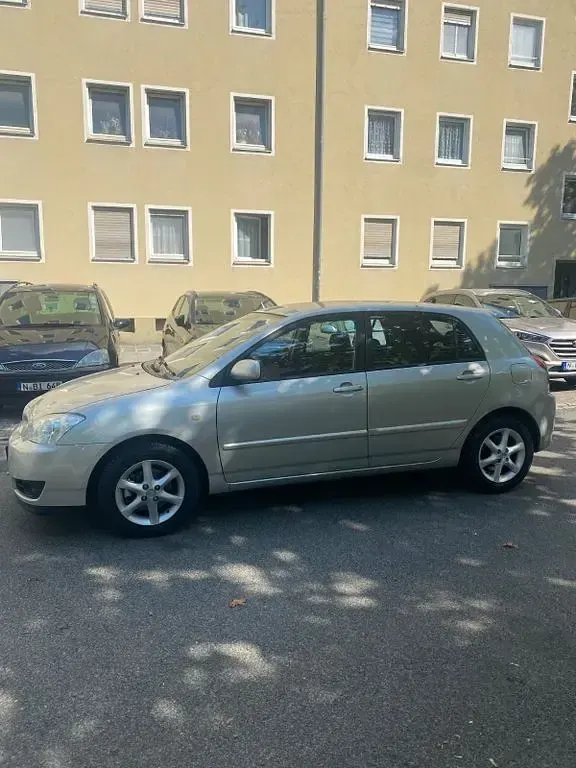 Gebraucht Toyota Corolla 90 PS (66 kW) 2007 Silber Limousine