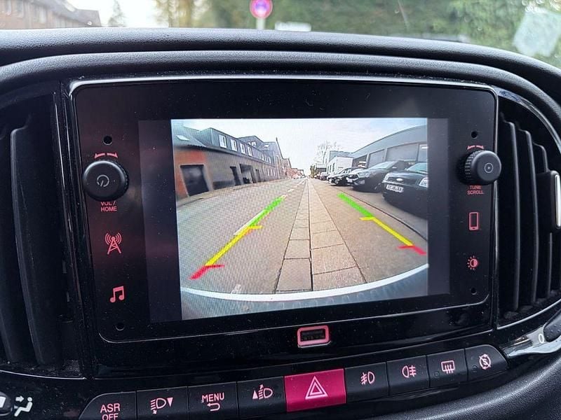 Gebraucht Fiat Doblò 101 PS (74 kW) 2022 Weiß Van / Kleinbus