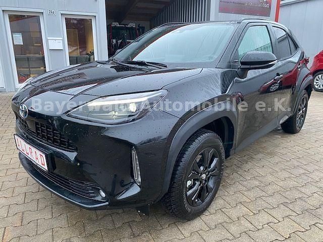 Gebraucht Toyota Yaris Cross 116 PS (85 kW) 2024 Midnight black SUV