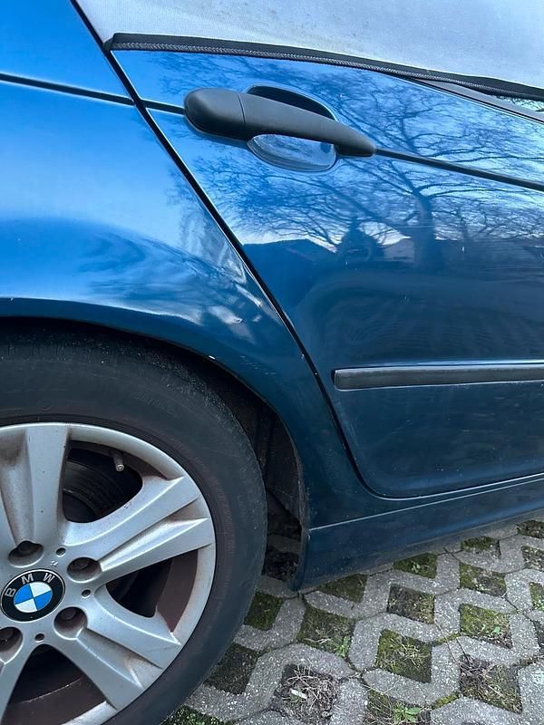 Gebraucht BMW 318 143 PS (105 kW) 2004 Blau Limousine