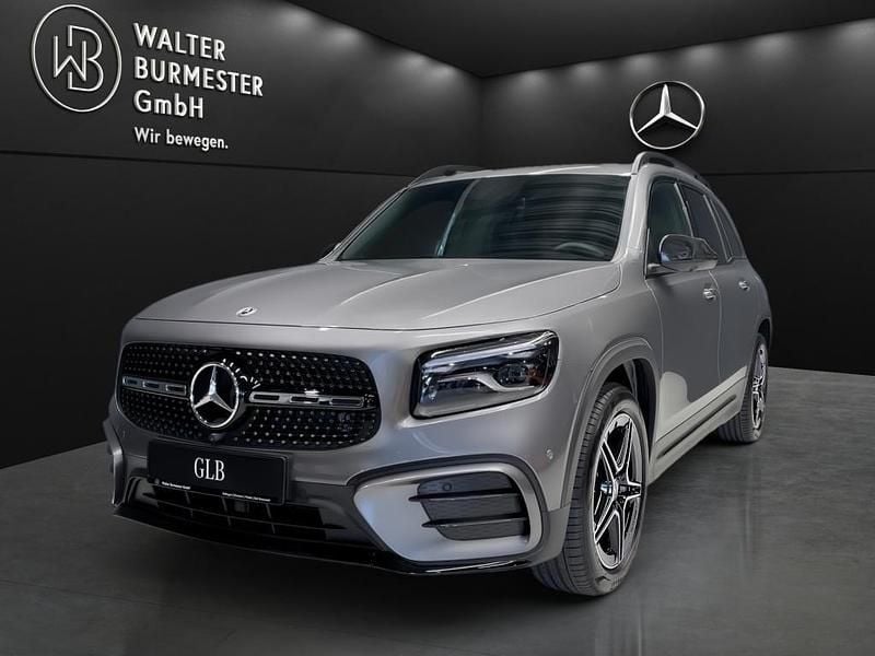 Grau Gebraucht 2025 Mercedes GLB200 AMG SUV | 48.490 € (Teuer) - Bild 1/4