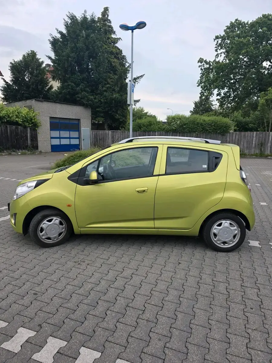 Gebraucht Chevrolet Spark 82 PS (60 kW) 2010 Grün Kleinwagen