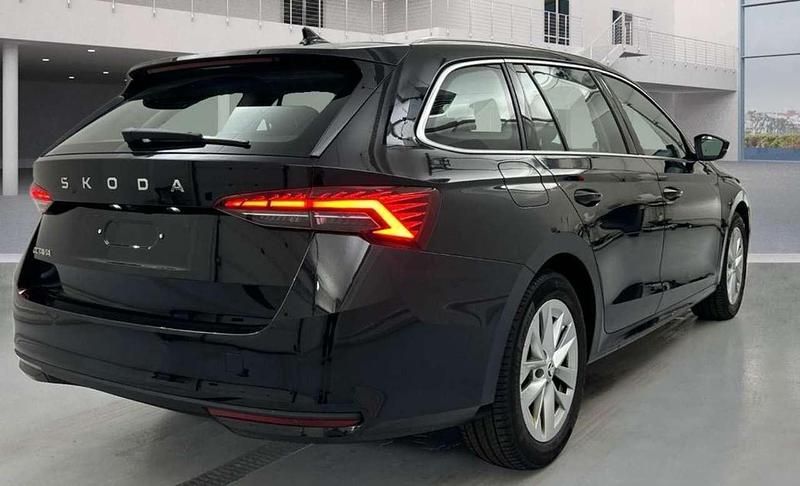 Gebraucht Skoda Octavia Selection 150 PS (110 kW) 2024 Schwarzmagic perleffekt Kombi