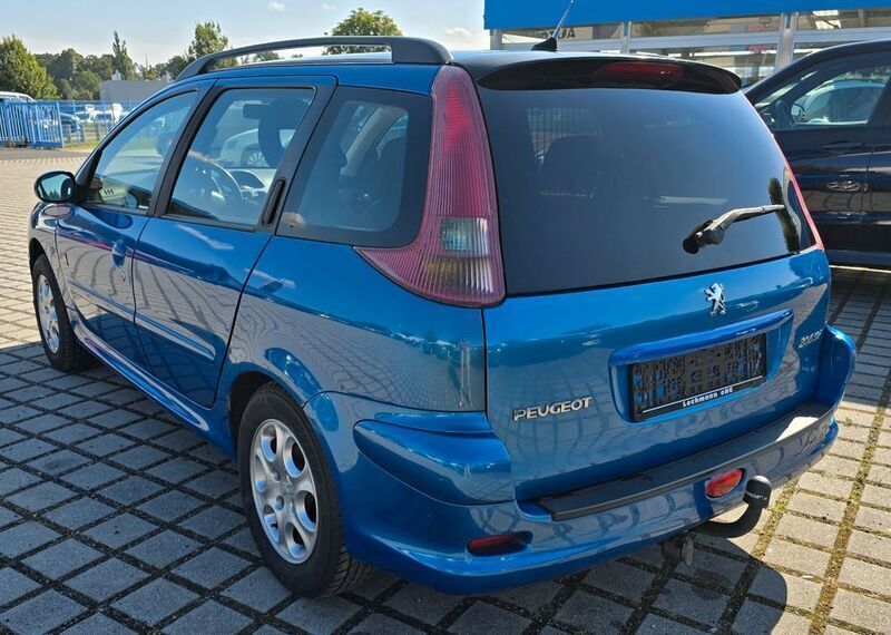 Gebraucht Peugeot 206 75 PS (55 kW) 2006 Blau Limousine