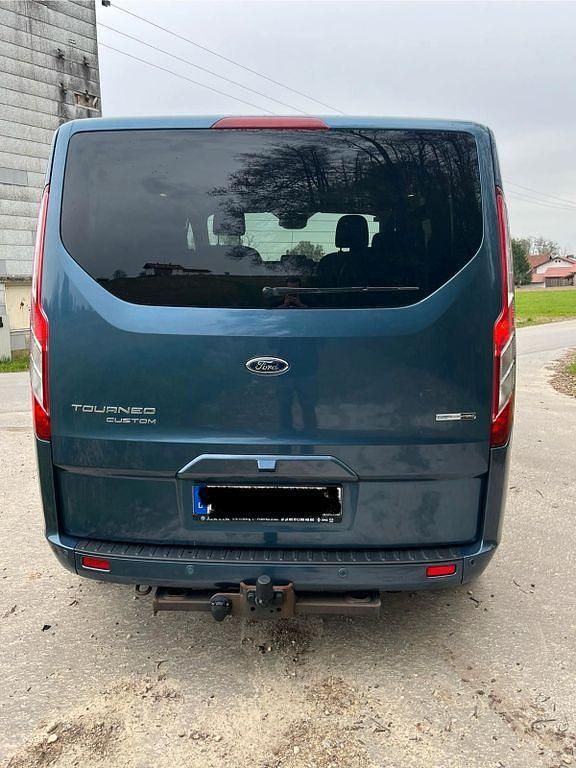 Gebraucht Ford Tourneo 185 PS (136 kW) 2020 Blau Van / Kleinbus