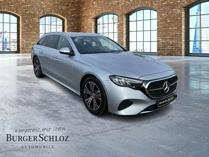 Gebraucht Mercedes E220 197 PS (144 kW) 2024 Metalliclack hightechsilber Kombi