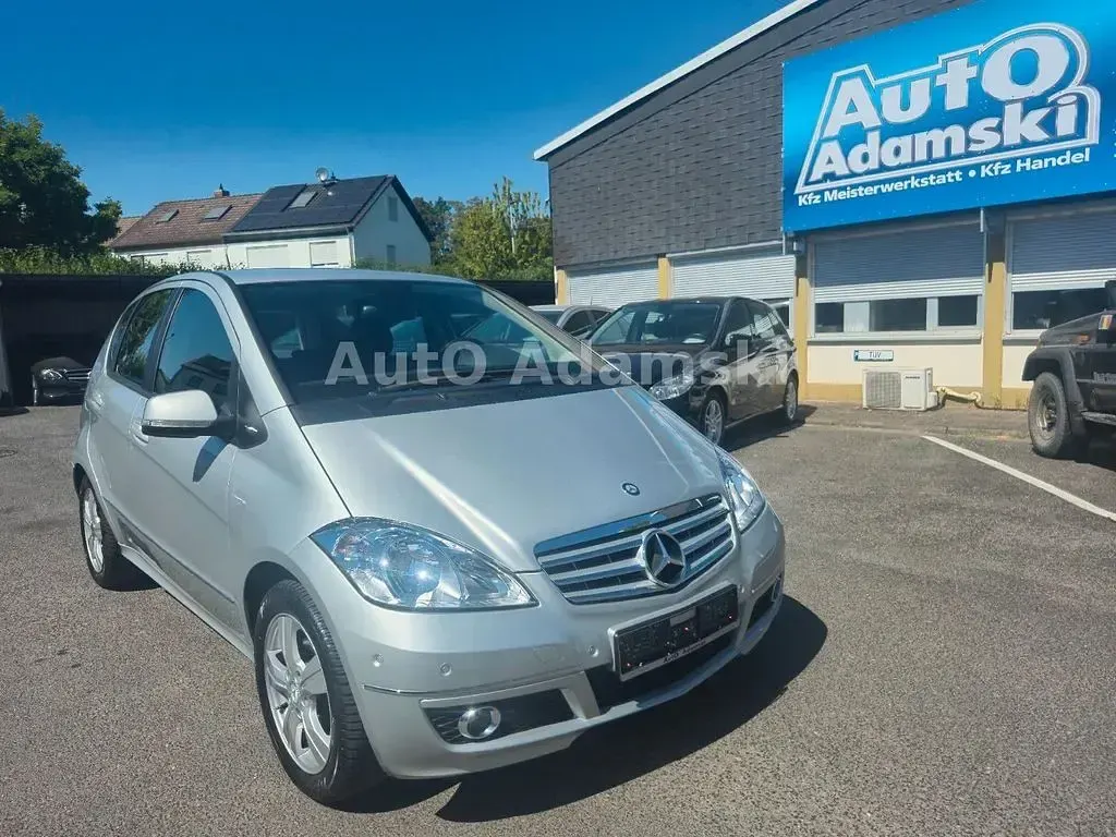 Gebraucht Mercedes A180 Avantgarde 116 PS (85 kW) 2012 Silber Kleinwagen