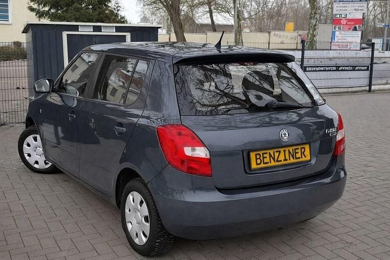 Second-hand Skoda Fabia 60 CP (44 kW) 2009 Gri Berlinǎ