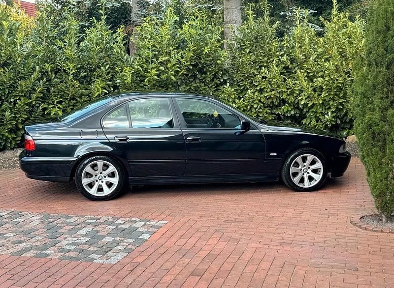 Gebraucht BMW 525 Lifestyle 192 PS (141 kW) 2002 Schwarz Limousine