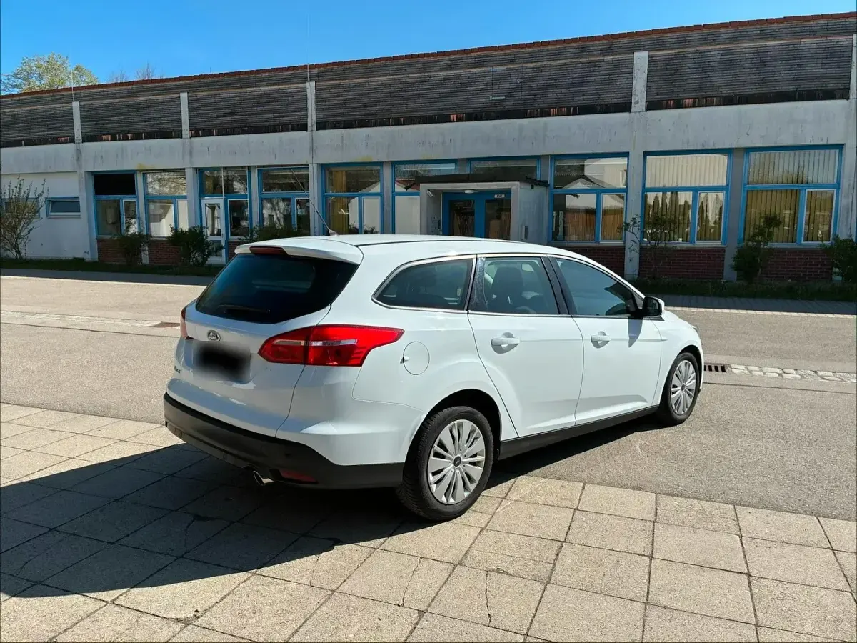 Używany Ford Focus 150 KM (110 kW) 2015 Biały Kombi