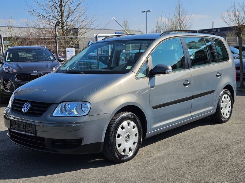 Gebraucht VW Touran Basis 102 PS (75 kW) 2004 Grau Van / Kleinbus