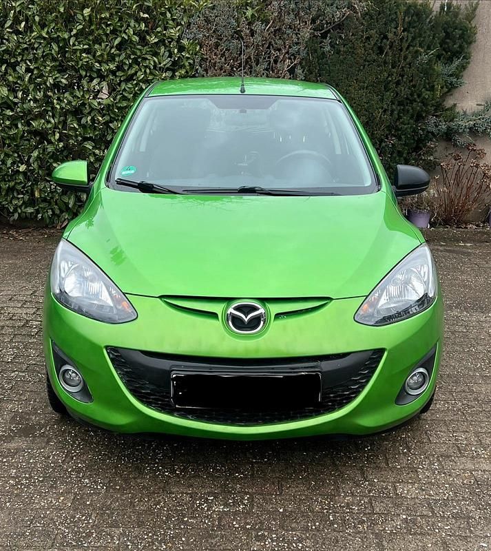 Gebraucht Mazda 2 75 PS (55 kW) 2011 Grün Kleinwagen