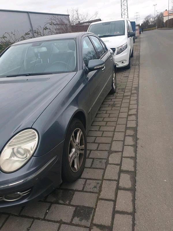 Gebraucht Mercedes E220 150 PS (110 kW) 2006 Grau Limousine