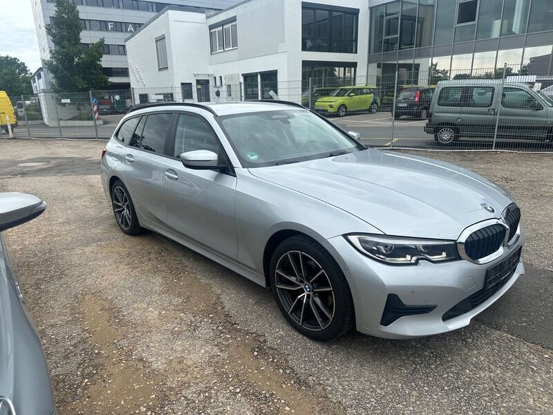 Silber Gebraucht 2020 BMW 320 Performance Kombi | 19.499 € (Guter Preis) - Bild 1/4