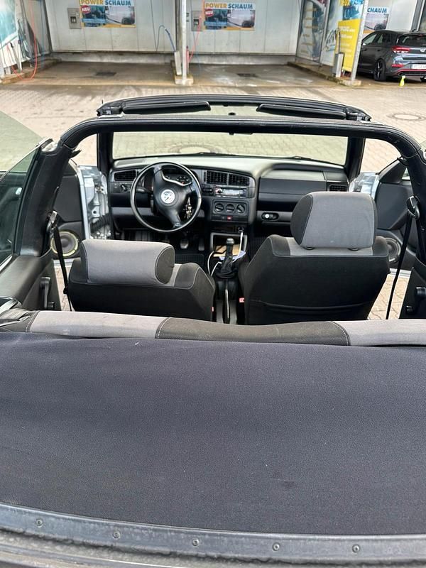 Silber Gebraucht 2002 VW Golf Cabriolet Cabrio | 1.300 € (Superpreis) - Bild 1/4