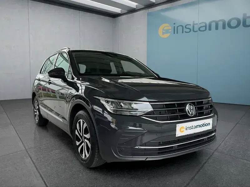 Gebraucht VW Tiguan 150 PS (110 kW) 2023 Grau SUV