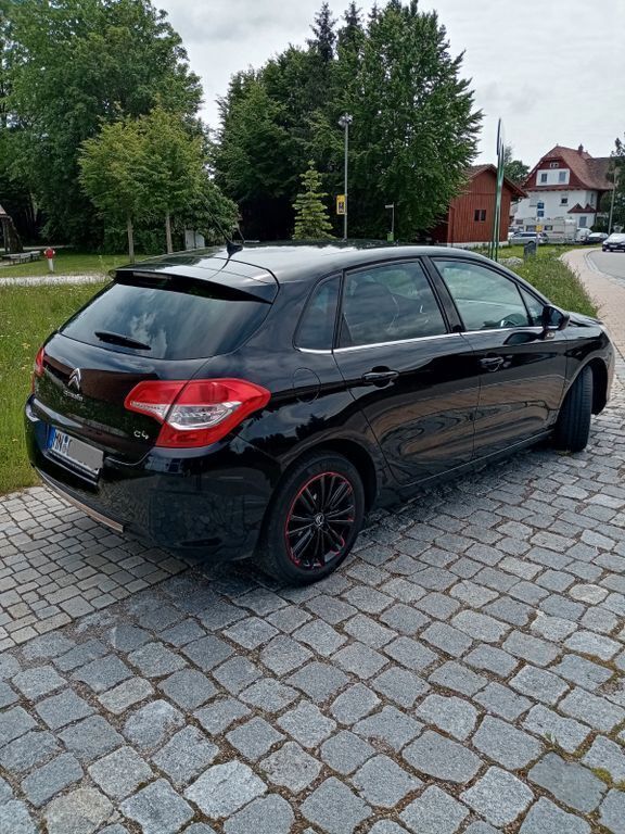 Gebraucht Citroën C4 SELECTION 120 PS (88 kW) 2011 Schwarz Limousine