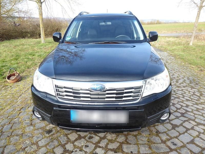 Gebraucht Subaru Forester 150 PS (110 kW) 2011 Schwarz SUV