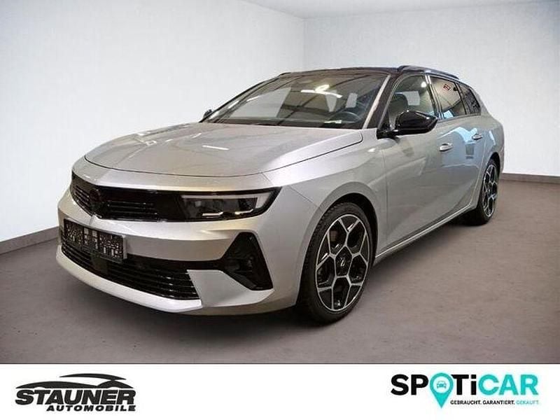 Kristall silber (metallic) Gebraucht 2024 Opel Astra Ultimate Kombi | 22.980 € (Guter Preis) - Bild 1/4