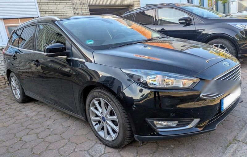 Schwarz Gebraucht 2016 Ford Focus Titanium Kombi | 10.400 € (Etwas zu teuer) - Bild 1/4
