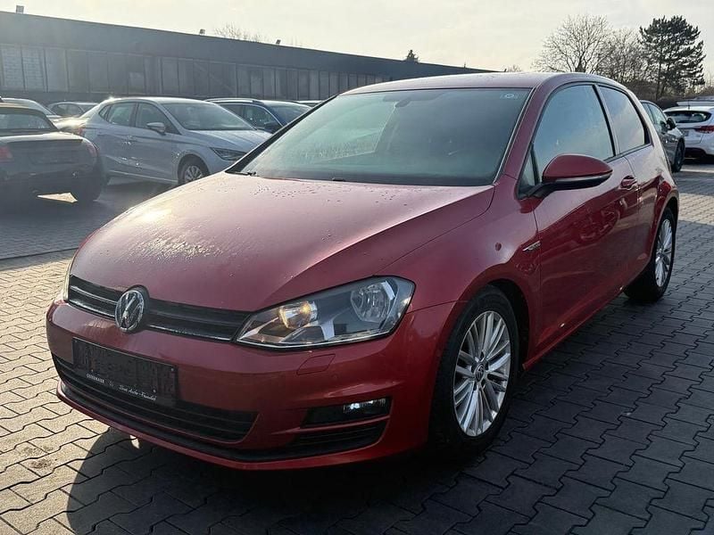 Rot Gebraucht 2014 VW Golf Cup Limousine | 6.990 € (Superpreis) - Bild 1/4