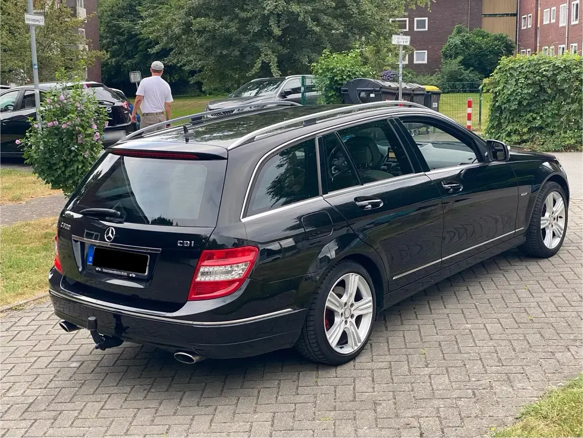 Gebraucht Mercedes C320 224 PS (164 kW) 2010 Schwarz Kombi