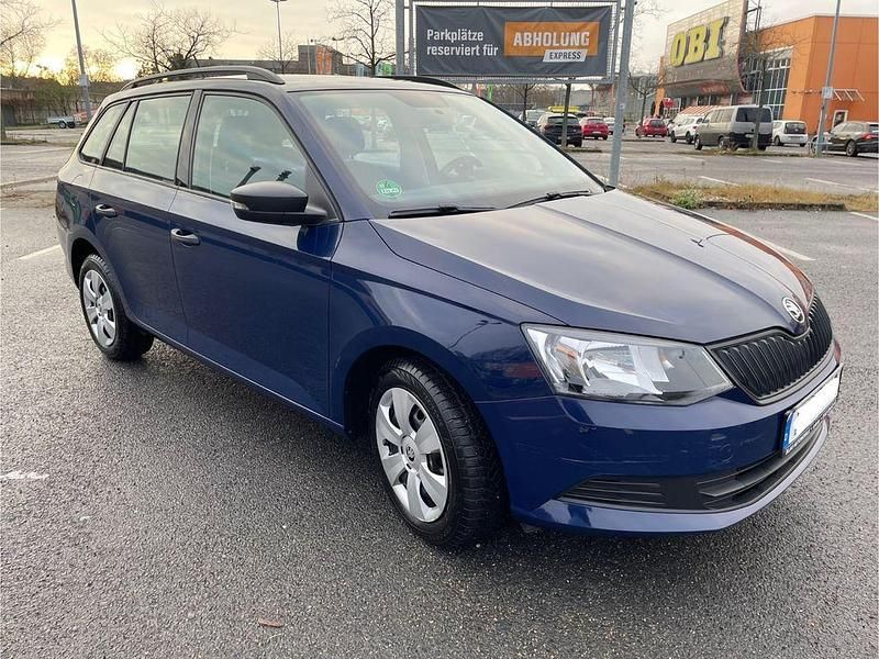 Blau Gebraucht 2015 Skoda Fabia Active Kombi | 7.590 € (Fairer Preis) - Bild 1/4