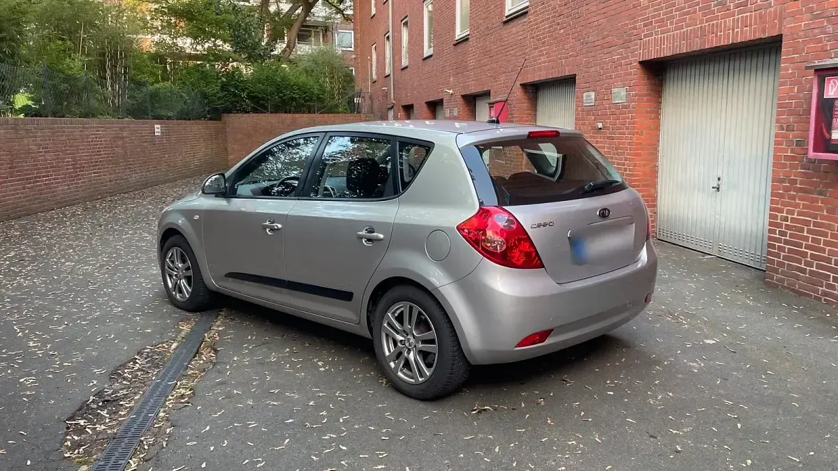 Gebraucht Kia Ceed 150 PS (110 kW) 2007 Silber Kleinwagen