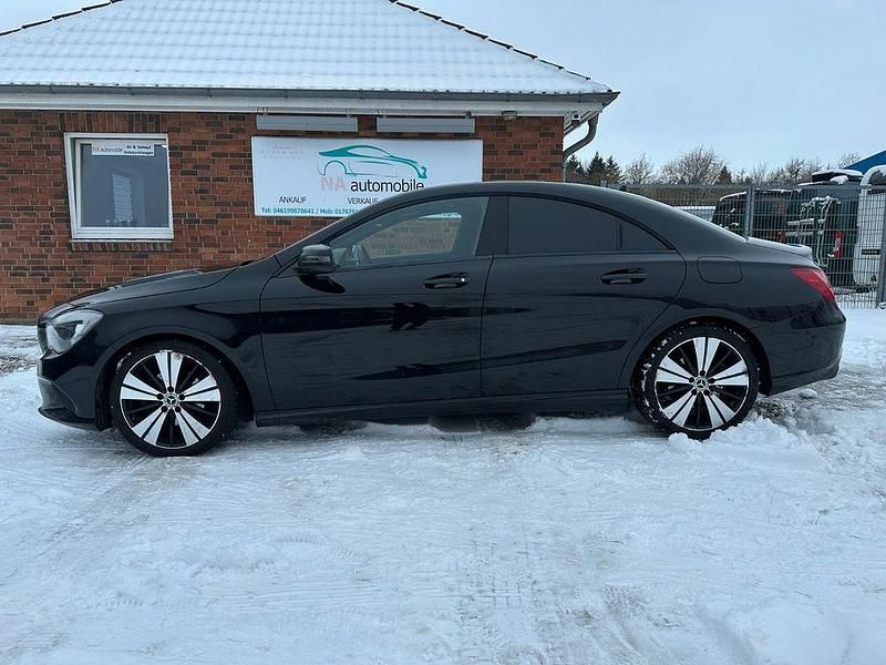 Gebraucht Mercedes CLA220 177 PS (130 kW) 2018 Schwarz Limousine