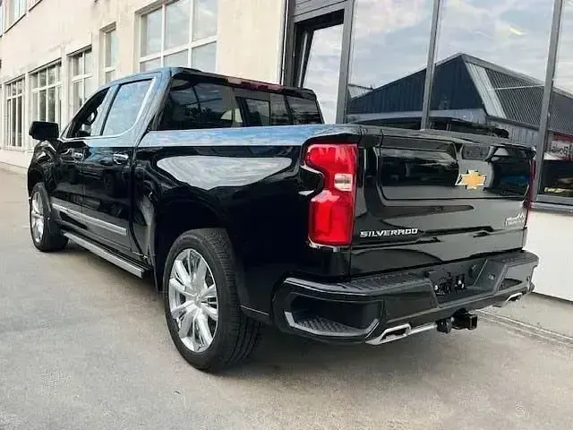 Gebraucht Chevrolet Silverado 477 PS (350 kW) 2024 Schwarz SUV