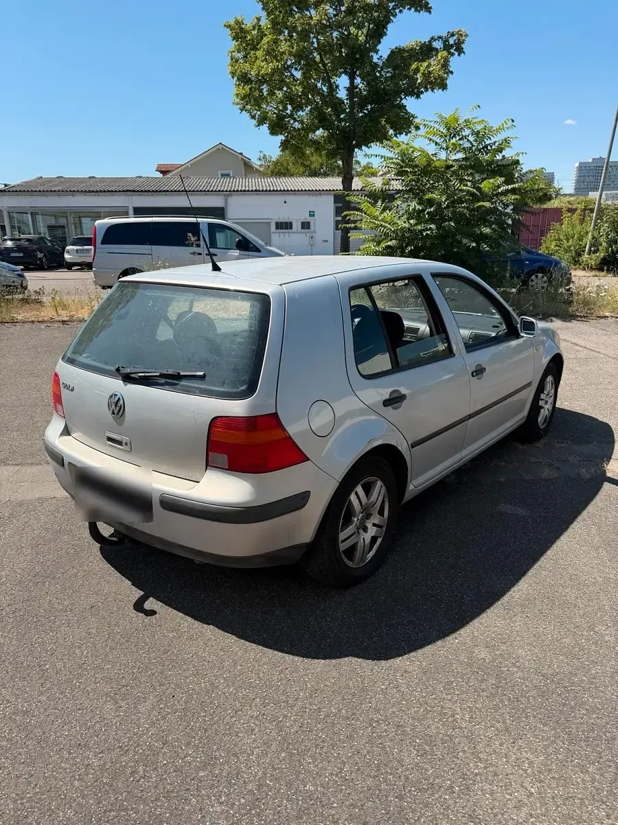 Gebraucht VW Golf IV 105 PS (77 kW) 2000 Silber Kleinwagen