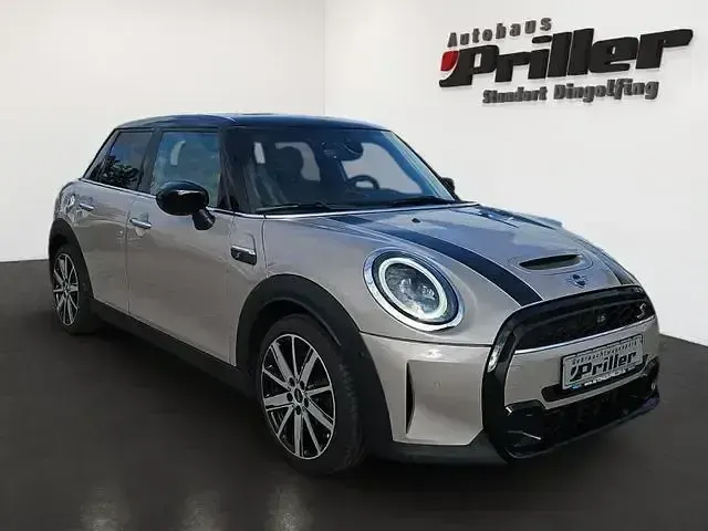 Używany Mini Cooper S Classic 178 KM (130 kW) 2022 Szary Hatchback