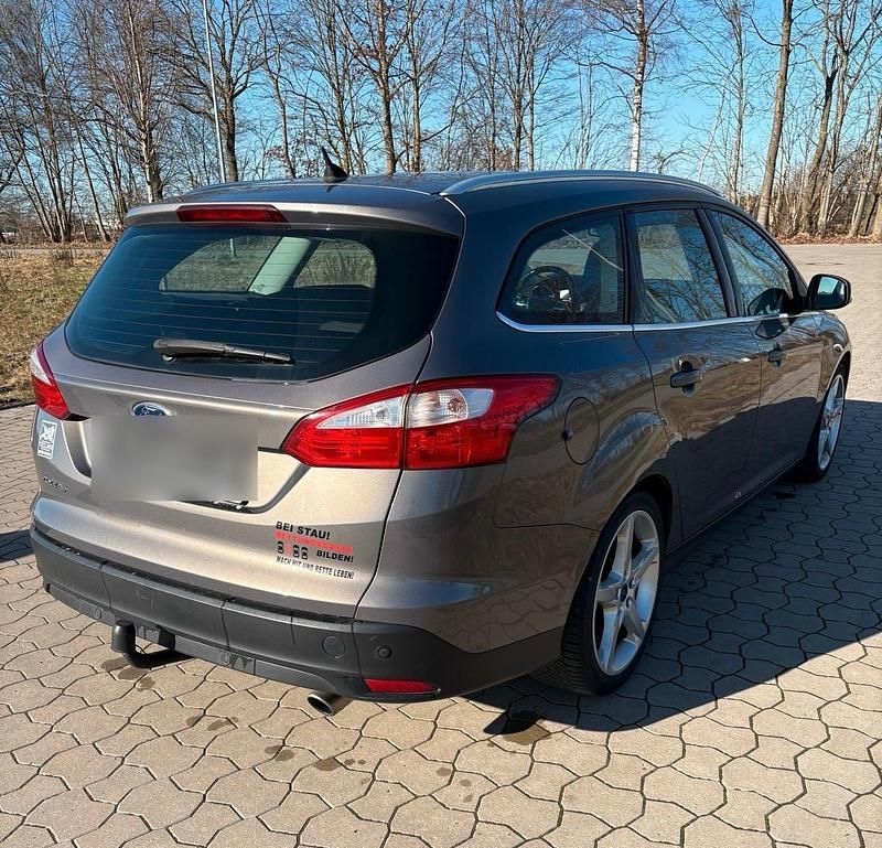 Gebraucht Ford Focus 140 PS (102 kW) 2012 Braun Kombi