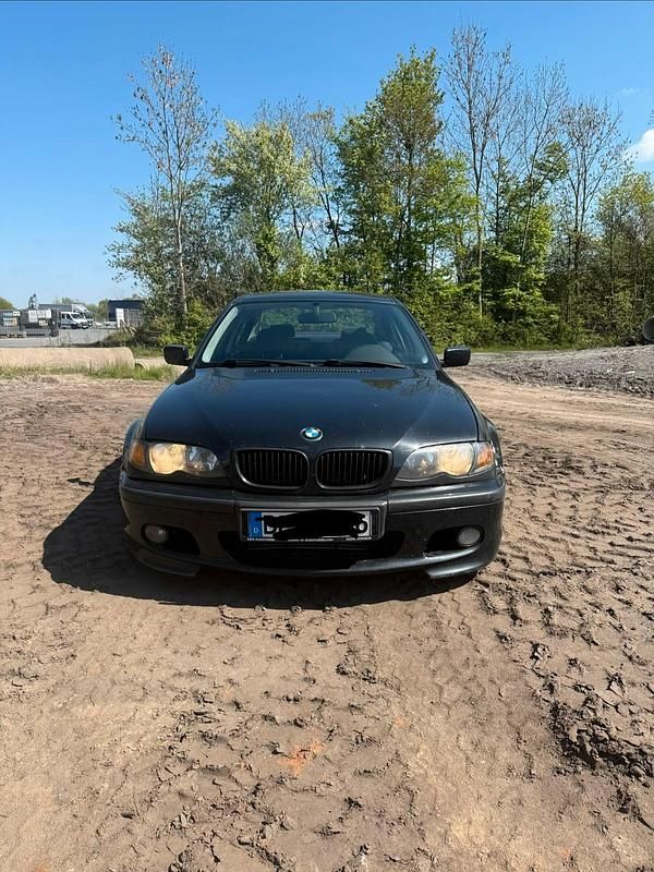 Second-hand BMW 320 150 CP (110 kW) 2002 Negru Berlinǎ
