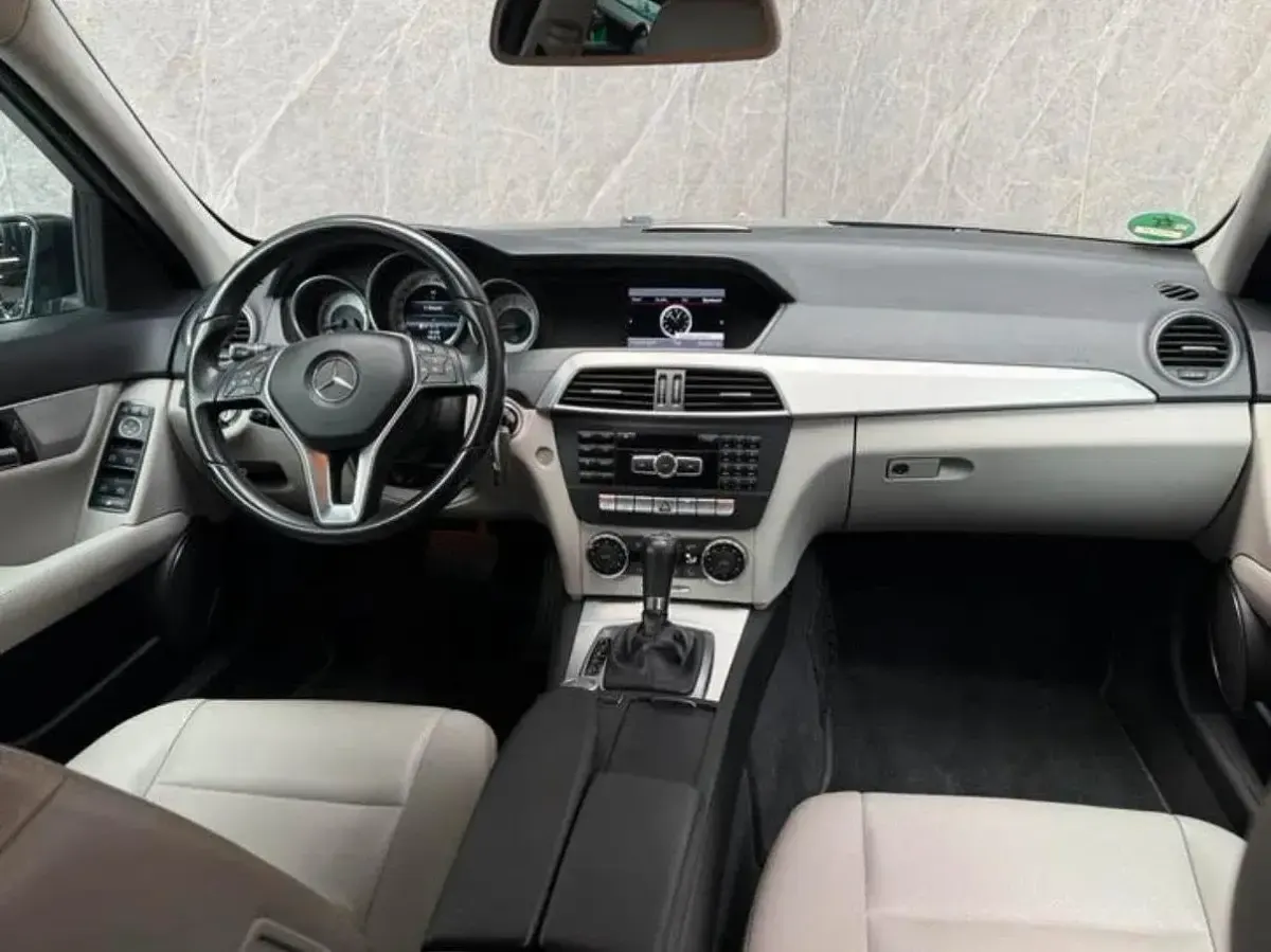 Gebraucht Mercedes C250 204 PS (150 kW) 2012 Grün Limousine