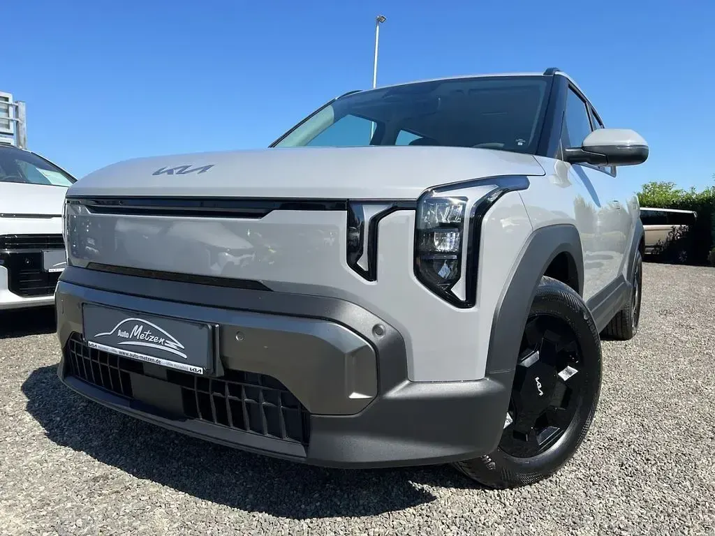 Neu Kia EV2 Air 108 kW (147 PS) 2026 Grau SUV