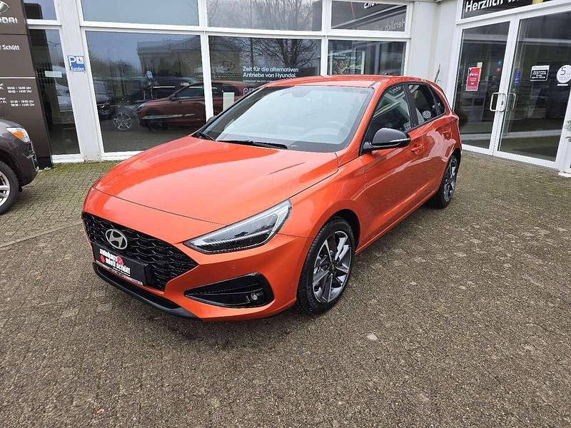 Orange Gebraucht 2025 Hyundai i30 Advantage Limousine | 28.990 € (Fairer Preis) - Bild 1/4