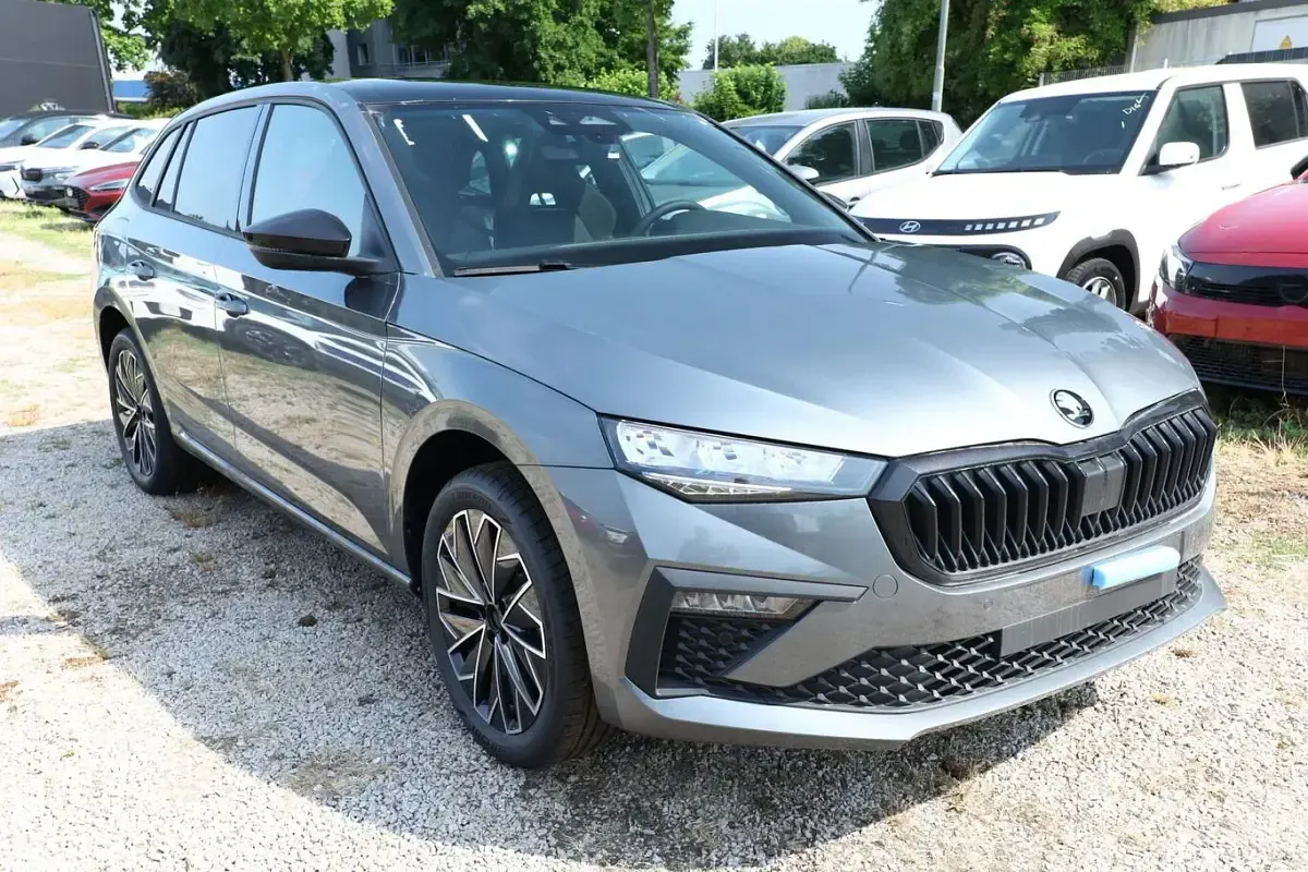Neu Skoda Scala Monte Carlo 150 PS (110 kW) 2026 Stahlgrau Kleinwagen